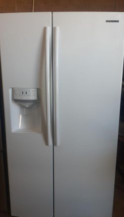 Samsung Side By Side  White Refrigerator
