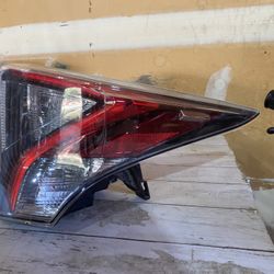 ACURA MDX Passenger Side Tail Light