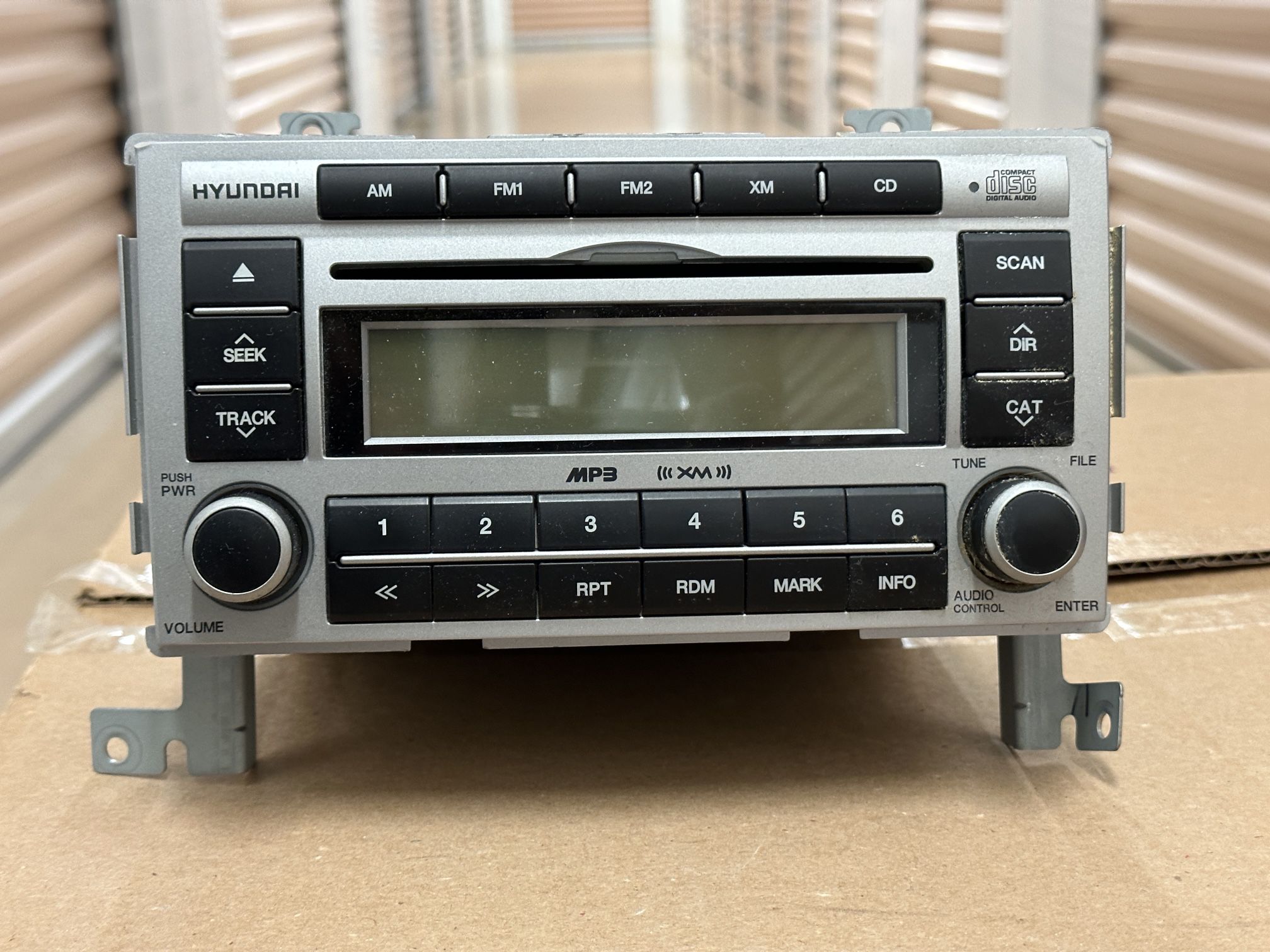Genuine 2007-2008 Hyundai Santa Fe AM/FM CD Stereo MP3 Radio Receiver w/ Satellite