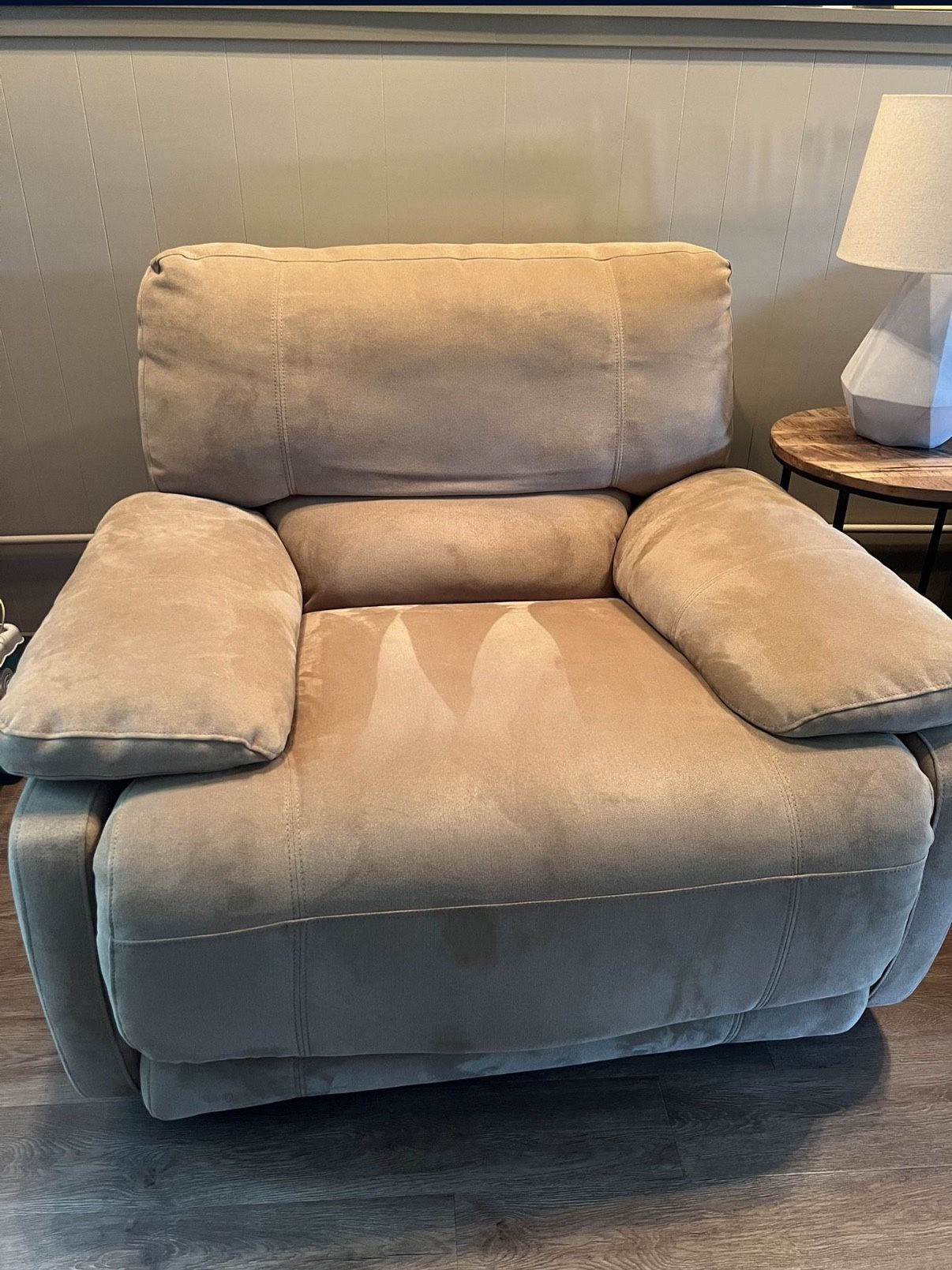 Powered Oversized Recliner