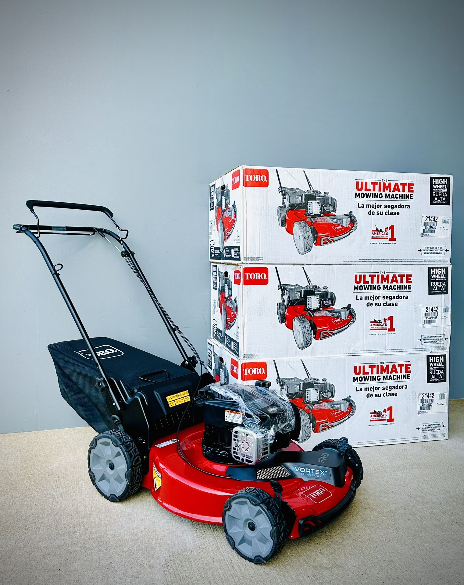 Brand new Toro Recycler 21442 22 in. 150 cc Gas Self-Propelled Lawn Mower