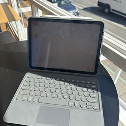 iPad Air 5th Generation With Zagg Keyboard And Apple Pencil 2022