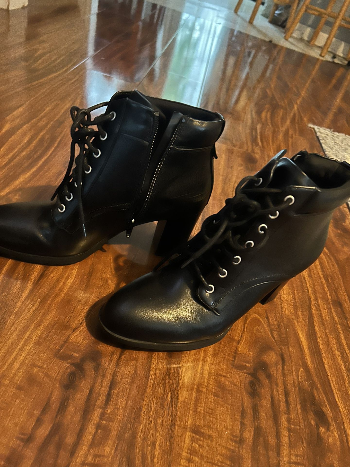 Black booties With Chunky Heel