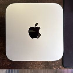 LIKE NEW: Apple Mac Mini Desktop Computer
