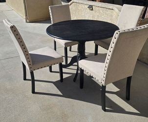42 inch Round Pedestal Table with 4 Chairs