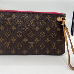 Louis Vuitton monogram mm pochette pouch wristlet with COA $600