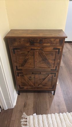 Shoe cabinet