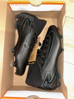 Nike Cleats Size 4 Mens 5.5 Womens