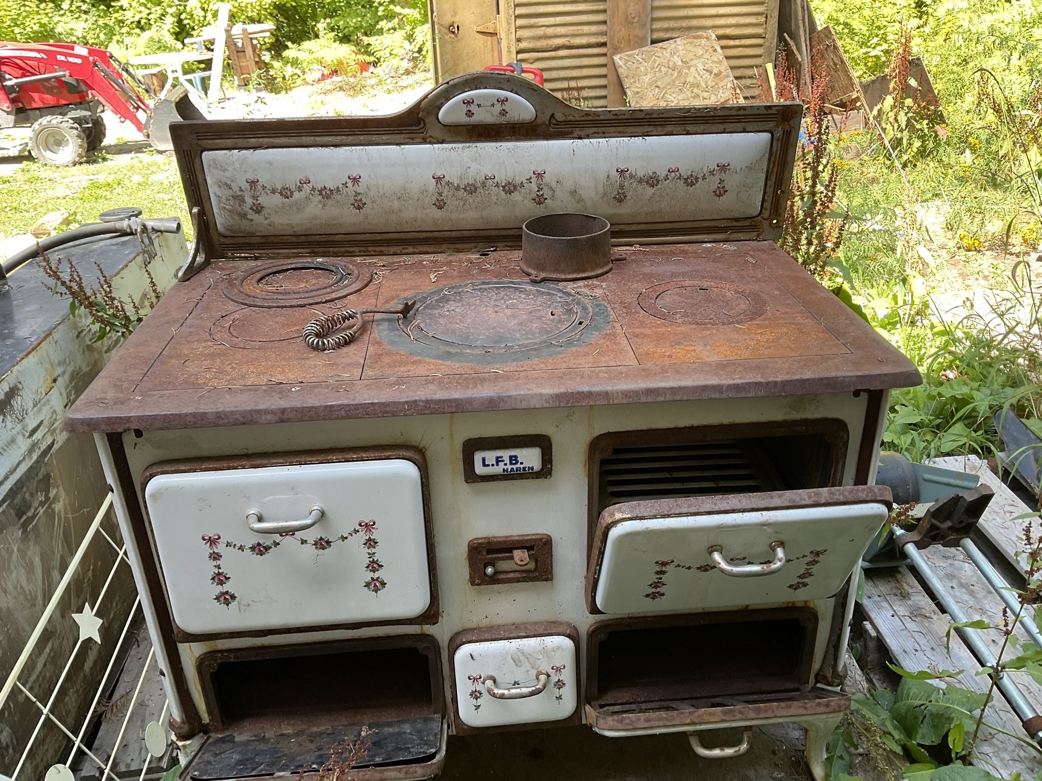 Haren Wood Cook Stove Porcelain And Chrome $250