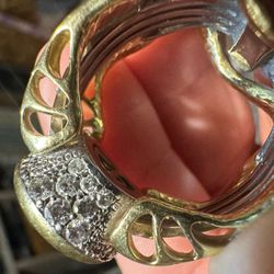 Gold’s man ring size 12, with Diamond and made of peridot stone.