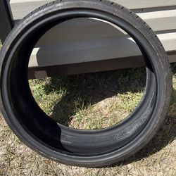 Set of capricorn 235/30 R22 90 w