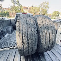 235/65/16C Nexen Roadian CT8HL 50-60% Tread (2)