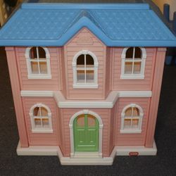 Vintage Little Tikes Dollhouse 