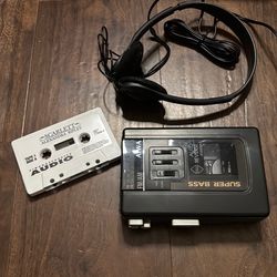 AIWA Super Bass AM/FM Stereo Cassette Player