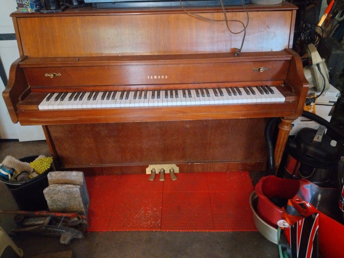 Yamaha Piano