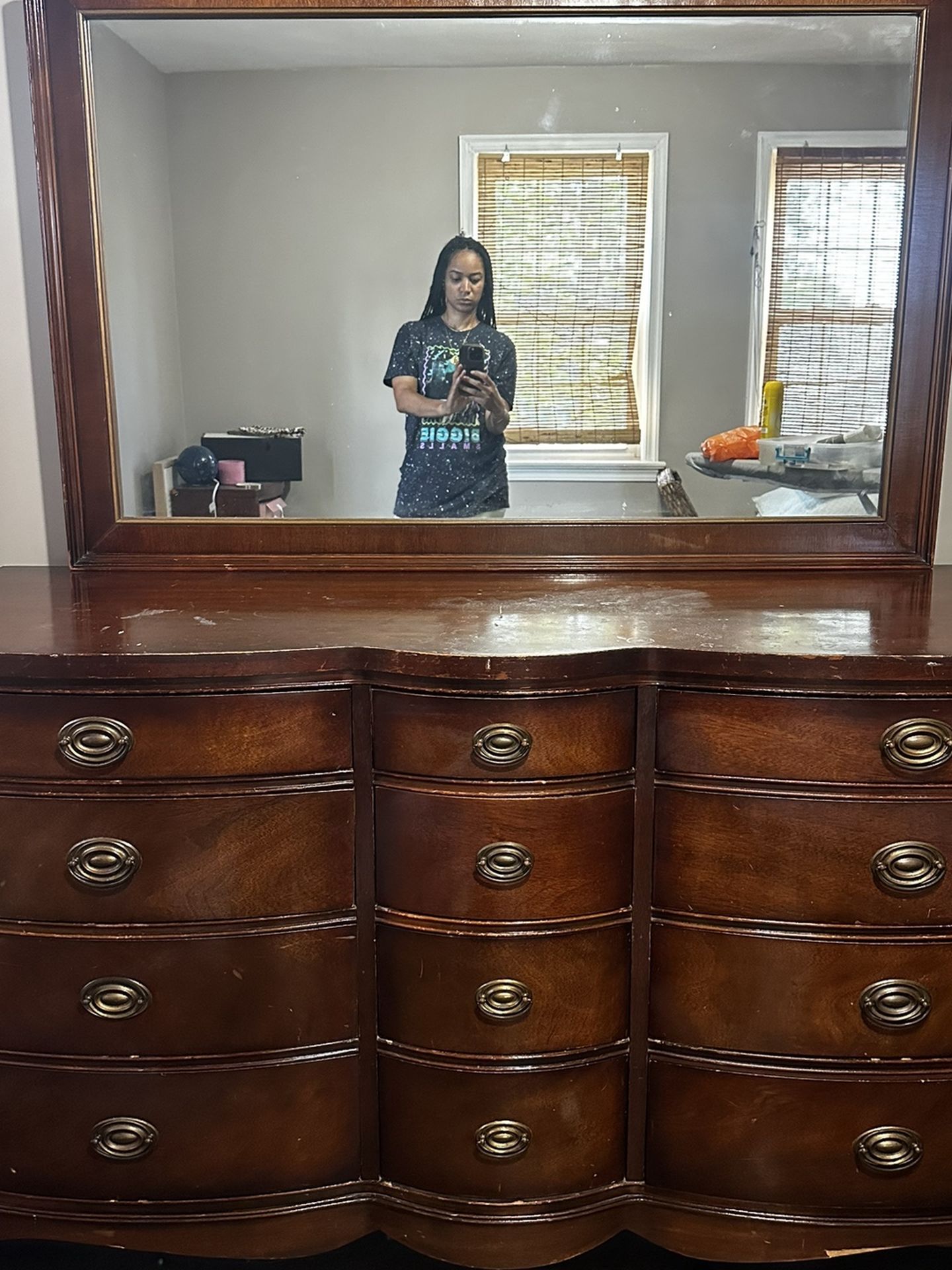 Dresser with mirror 