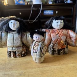 traditional Japanese Ichimatsu dolls.