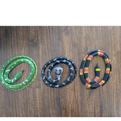 NWOT Lot of 3 Rubber Snakes Realistic Large Cobra Green and Coral Toys Reptiles