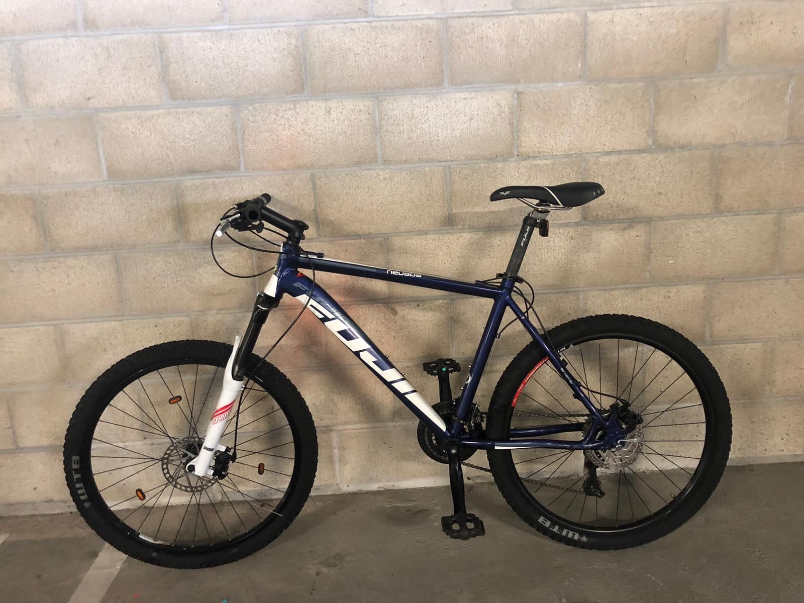 Fuji Nevada 5.0 Mountain Bike $480 Trek Cannondale MTB