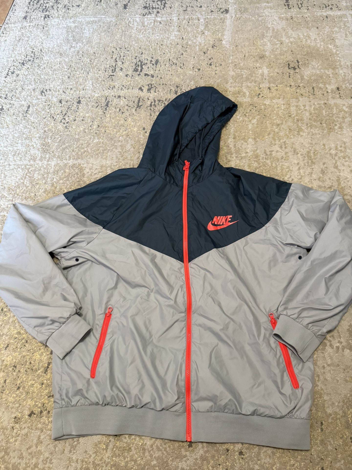 Nike Wind Breaker Men’s Jackets Size XL, Not Kobe, LeBron, Jordan, Supreme