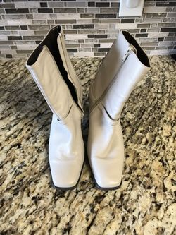 Deanna size 7M Boots
