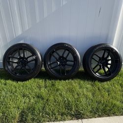 (READ DESCRIPTION) Hellcat widebody Rep wheels and tires (3) $550 OBO