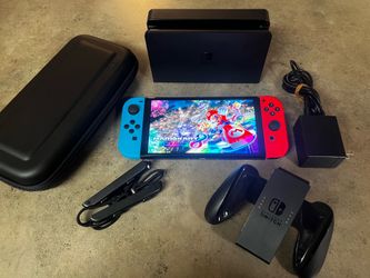 Nintendo Switch OLED Bundle – Excellent Condition – Ready to Play