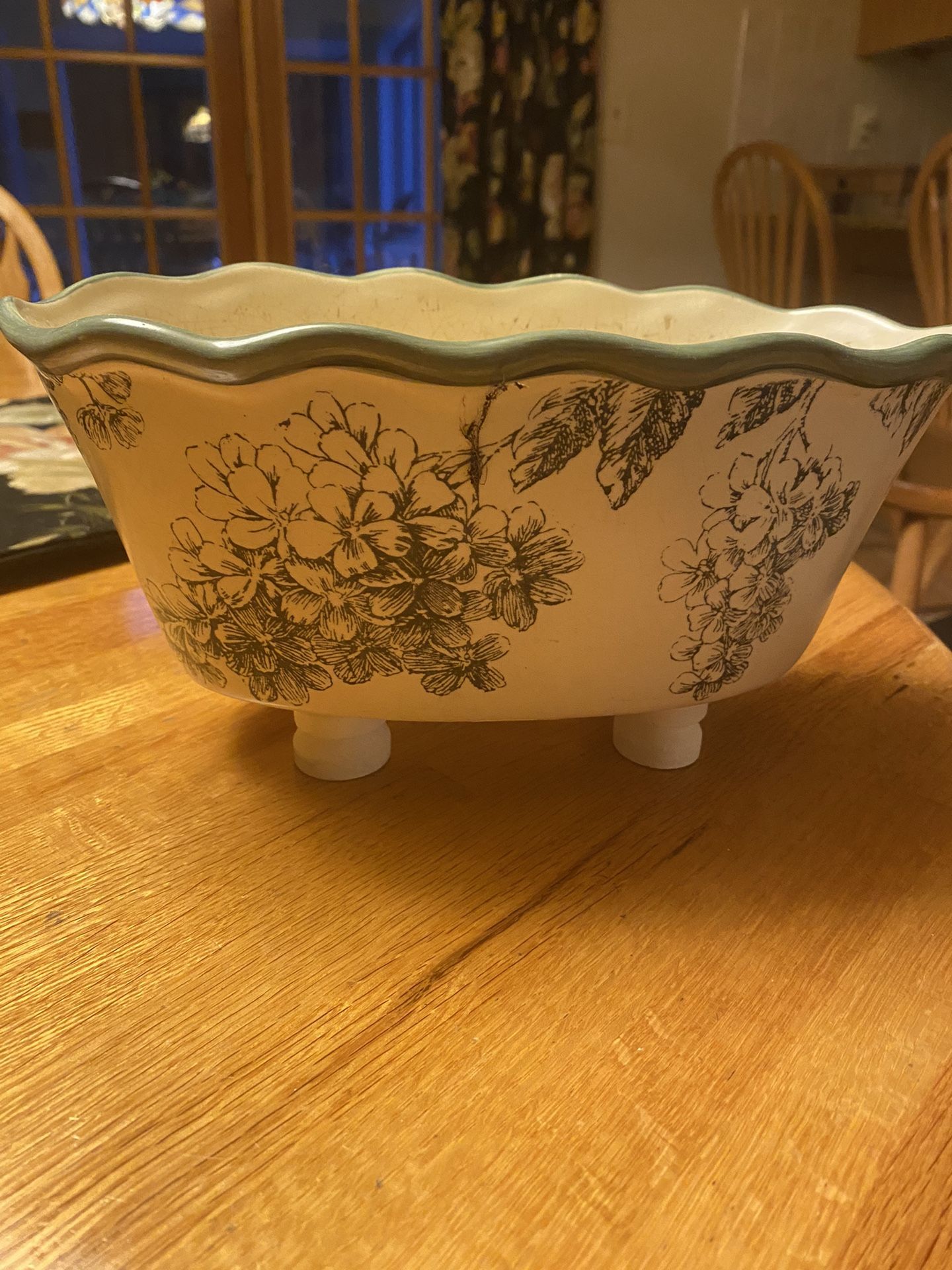 Flower Pot 10” Wide. 5” Tall