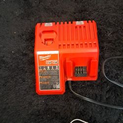 Milwaukee Tool Dual M12/M18 Battery Charger