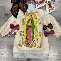 Vestidito en manta Y Color Rosa Con la Virgen 