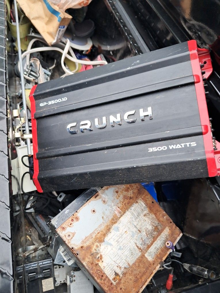 2 Crunch Gp3500.1d Amps