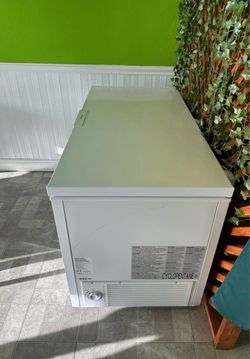 White Chest Freezers