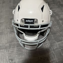 SCHUTT Football Helmet MEDIUM *SPORTSTAR CHINSTRAP*