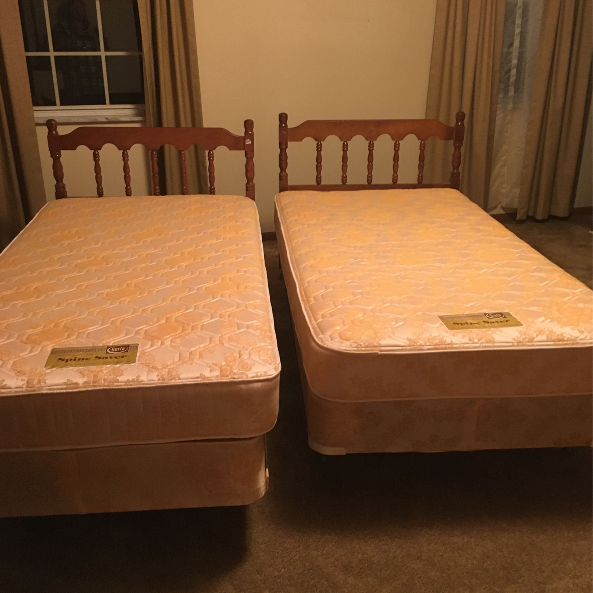 2 Twin Beds With  Beautiful Solid Wood Headboards