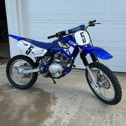 Yamaha 125 & Honda 70 dirt bikes