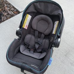 Graco SnugRide 35 Lite LX Infant Car Seat