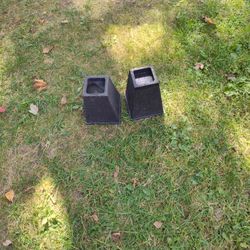 2 Black Bed Risers