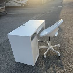 Desk With Chair