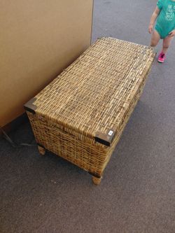 Wicker chest