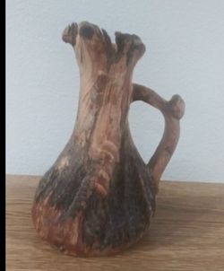 Wood vase. Slowly leak.