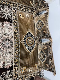 Brown and black paisley and geometric patterned bedspread with pillow covers #paisley #geometric