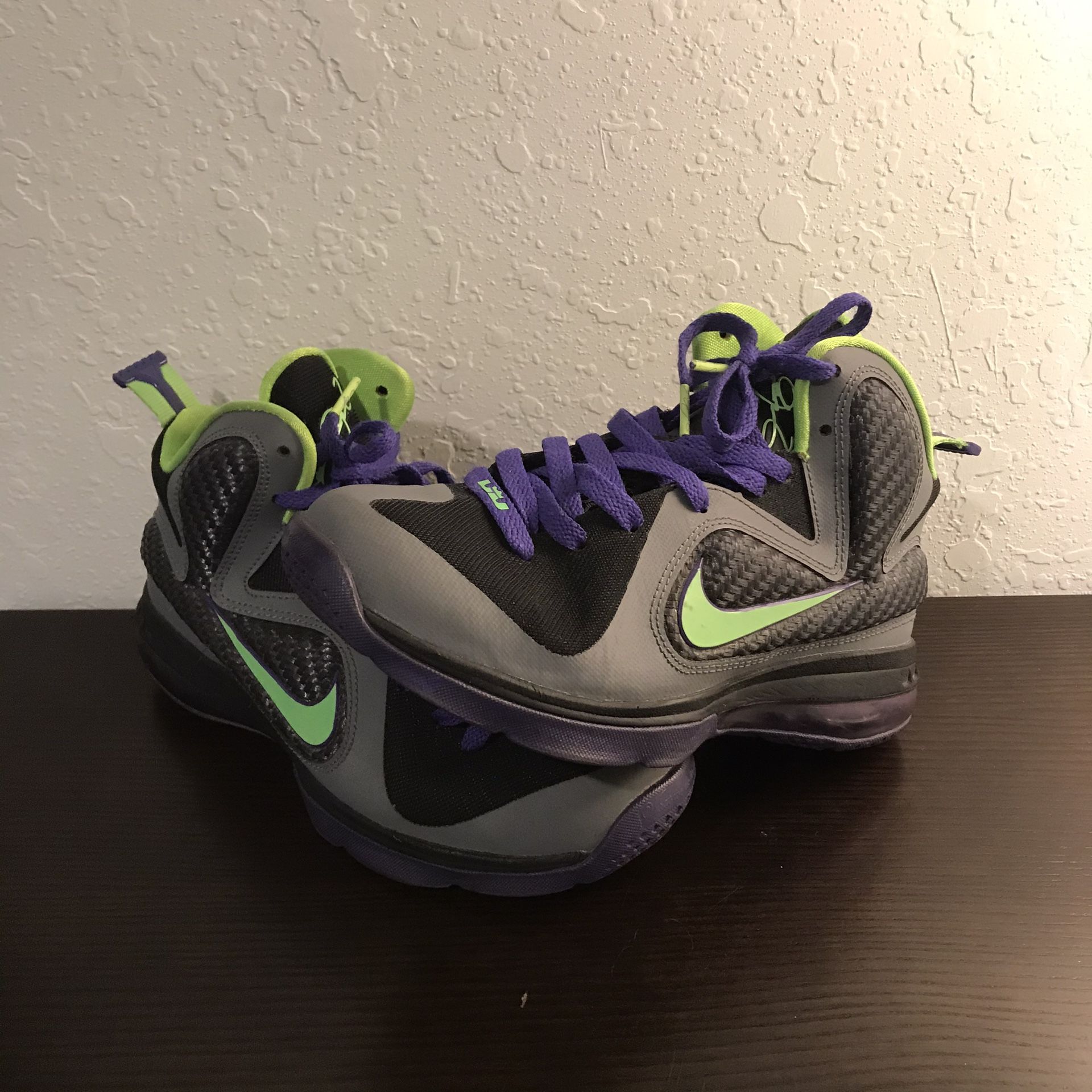 Nike Lebron Black Electric Green Court Purple (GS) Size