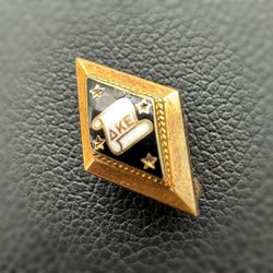 Vintage Jewelry 10k yellow gold Geometric DKE onyx star Brooch
