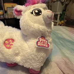 Zuru Pets Alive Booty Shaking Llama