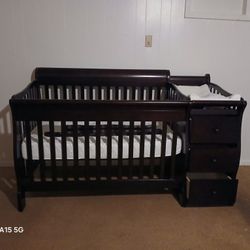 Crib/changing Table