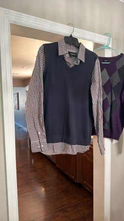 Men’s Shirt and Sweater Size Medium