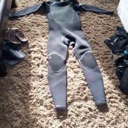 Size Medium Rip Curl Full WetSuit Sealed 3/2 Mm In New Condition