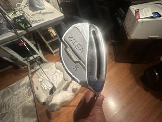 TaylorMade Ladies Kalea 5 hybrid. Used