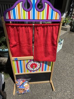 Puppet Theater + 5 Puppets