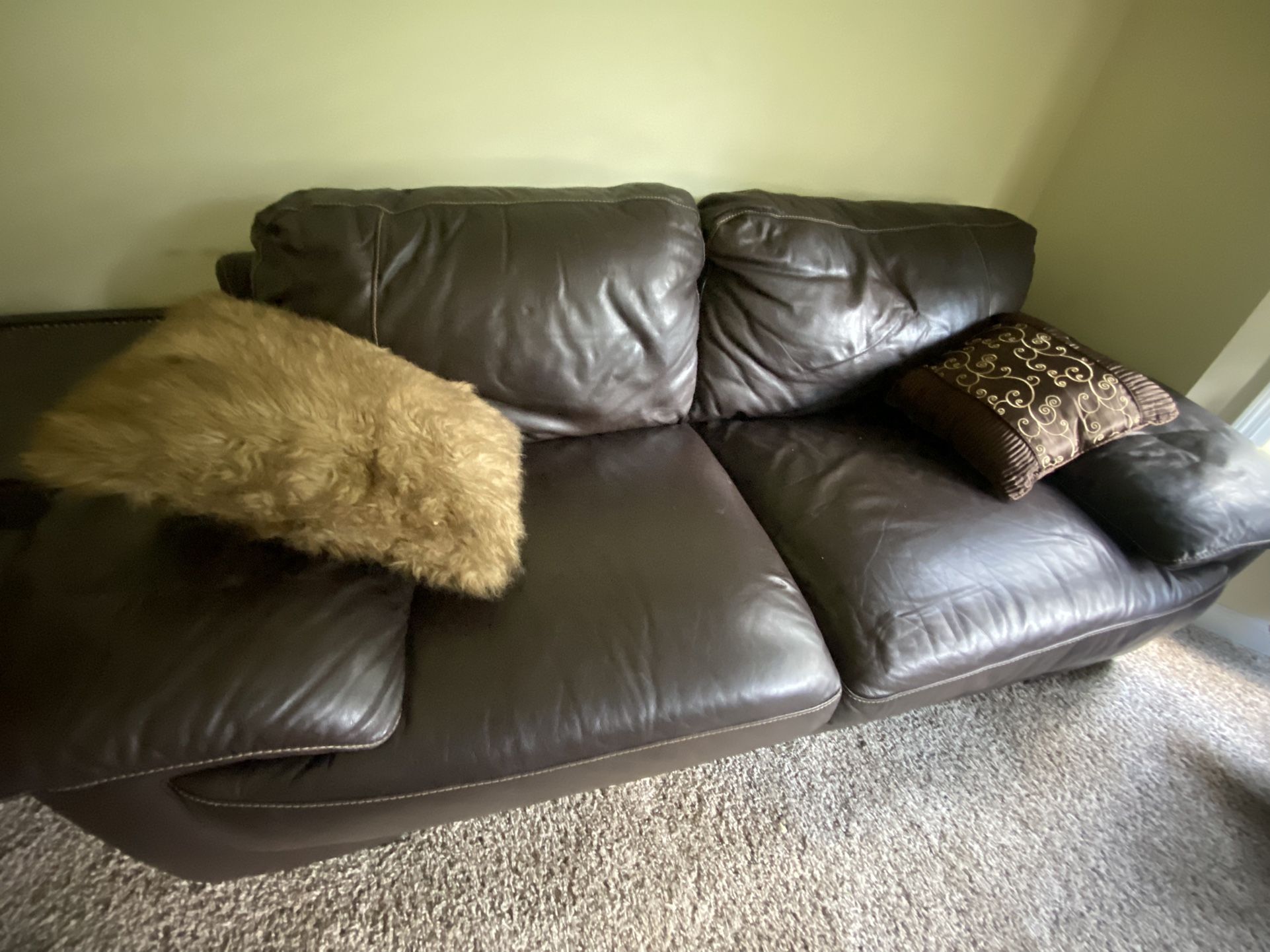 100% Leather Loveseat β Like New Luxury!